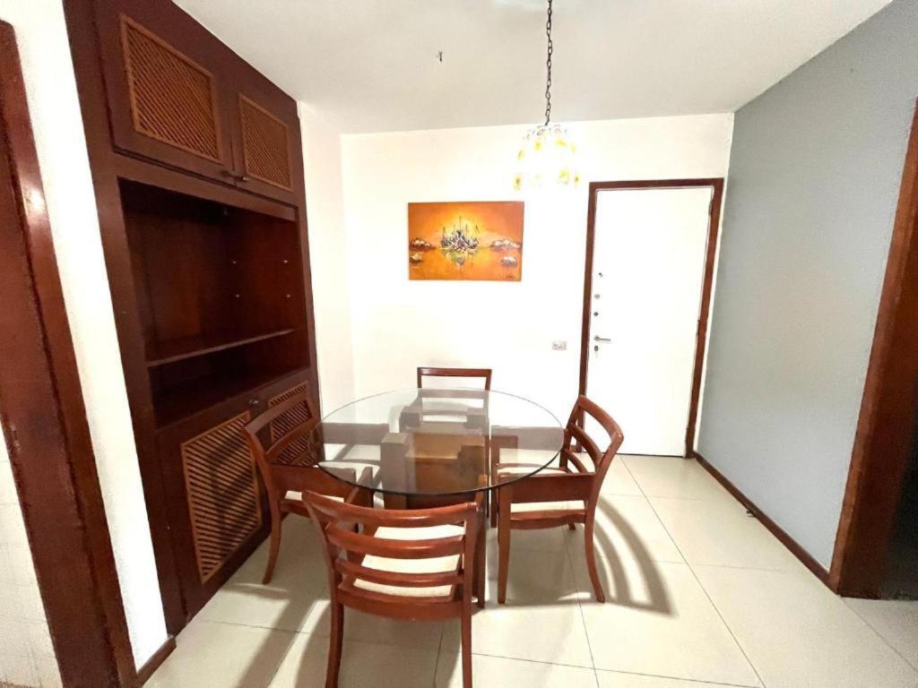 Em Frente A Da Barra, Posto 6 Apartamento *